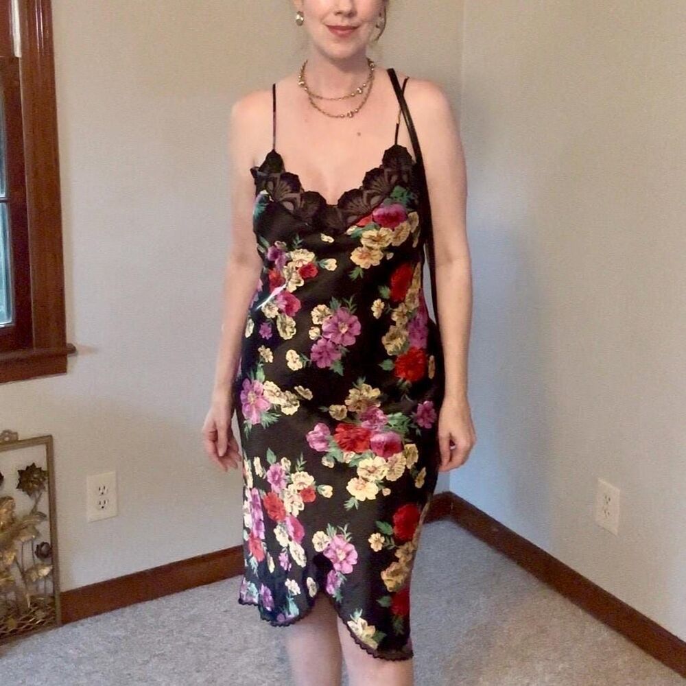 Vintage Victoria’s Secret Gold Label Satin Floral Slip Dress Size Small - Picture 12 of 16